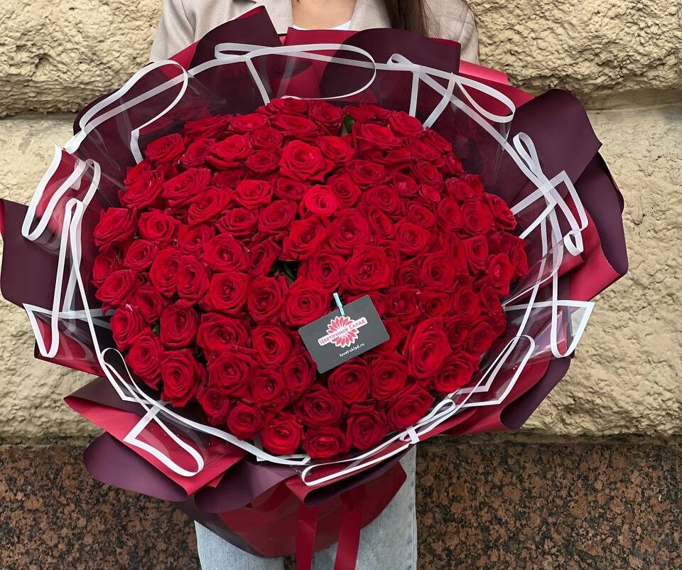 Букет из красных роз 101шт