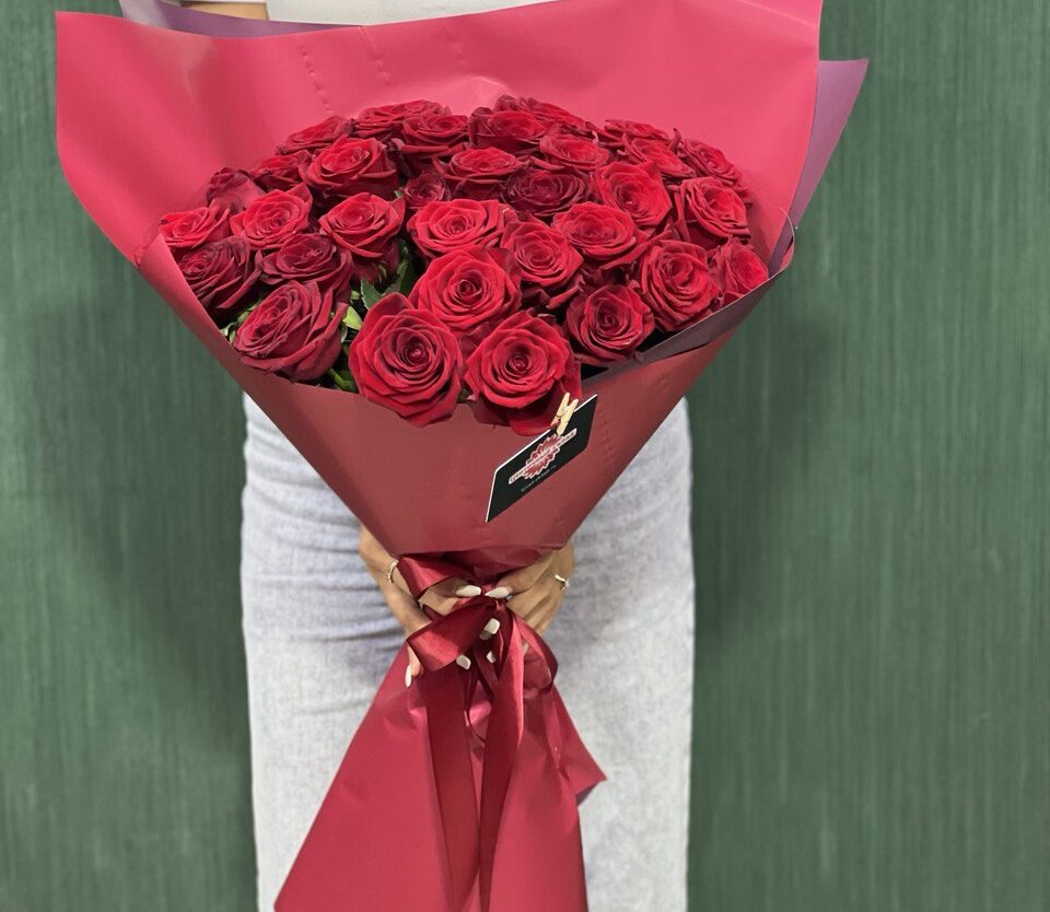 Букет из красных роз 31шт
