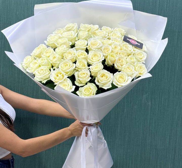 Букет из белых роз 51шт