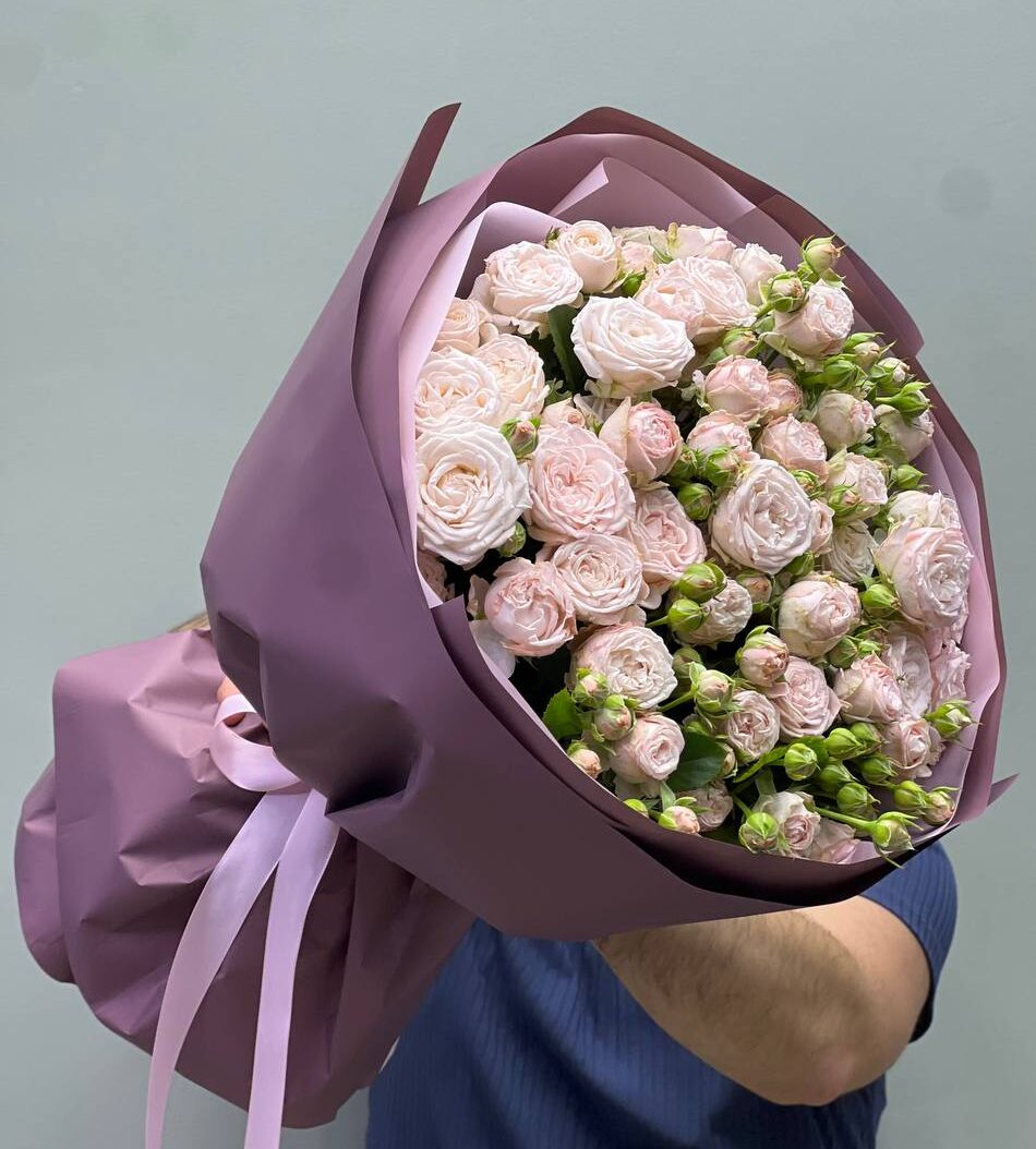 Букет из кустовых роз 17шт