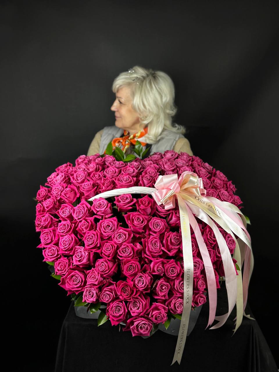 Корзина из розовых роз 151шт